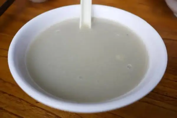 Douzhi fermented mung bean drink Beijing local delicacy