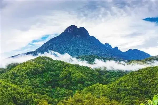 Wuzhishan in Hainan