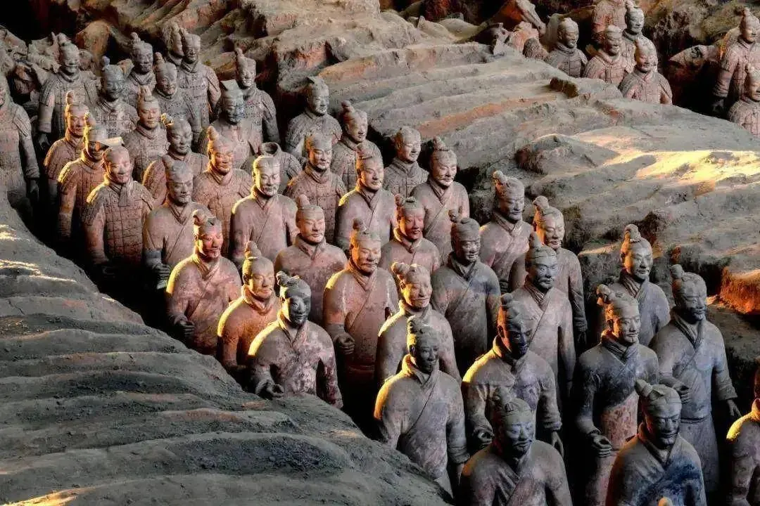 Terracotta Warriors ranks of clay soldiers in Pit 1 Xi'an